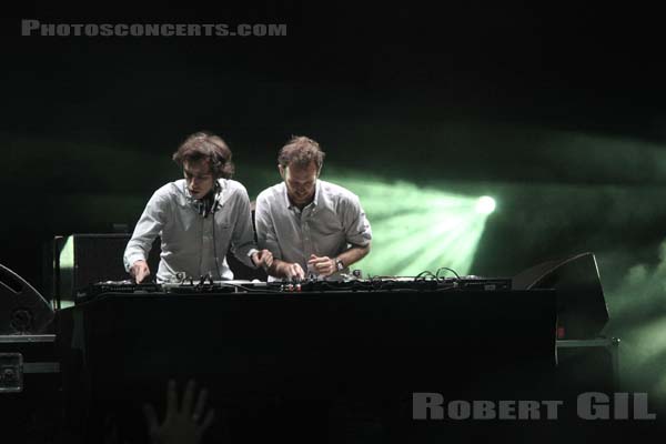 2 MANY DJ'S - 2007-08-24 - SAINT CLOUD - Domaine National - Scene de la Cascade - 